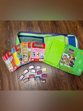 LeapFrog LeapPad Learning System Bundle • Books + Cartridges + Case
